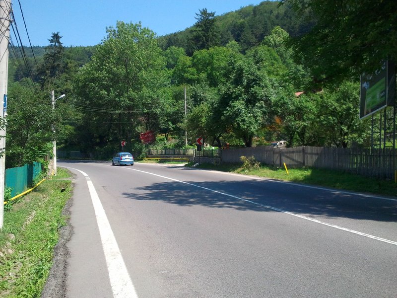 Posada- Sinaia 4 km, intravilan, 4.350 mp, deschidere- intrare din DN1, 11m